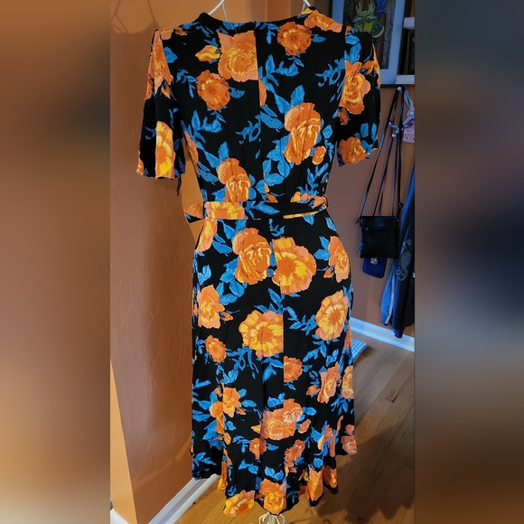 Orange and blue rose dress - Picture 2 of 4